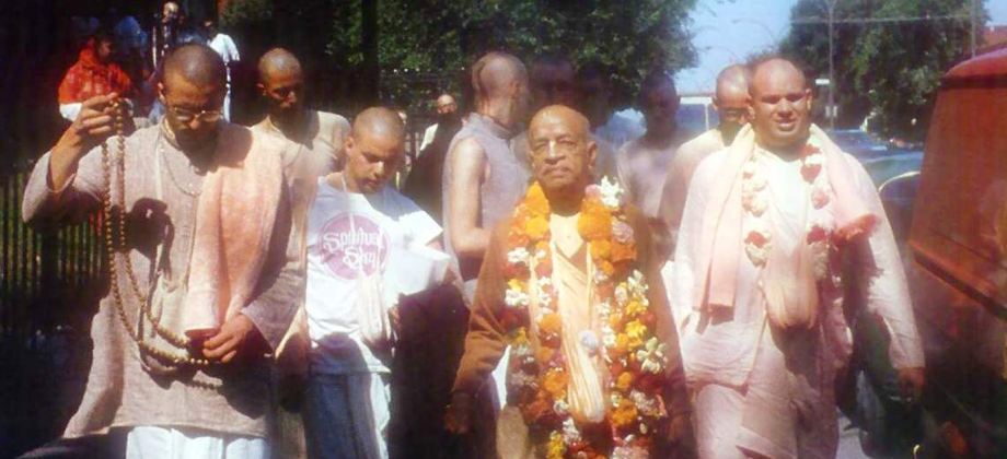 /static/assets/prabhupada_sl_4_1.0c5183cb.jpg